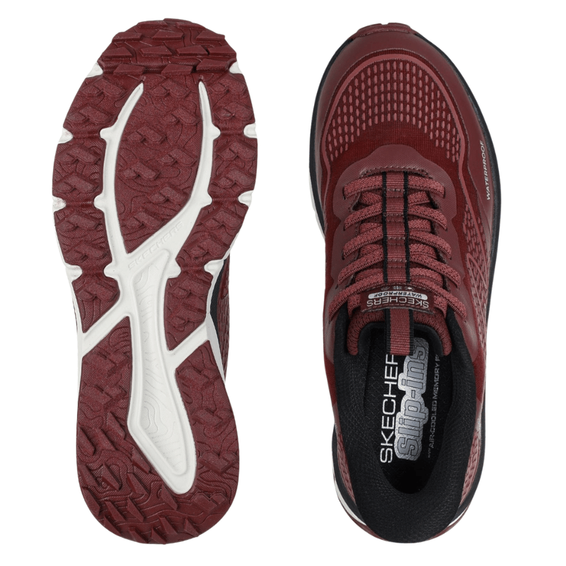 Skechers slip-in naisten lenkkari, ylhäältä kuvattuna, avoimella kantapäällä ja yhteensopivalla liukuestepohjalla