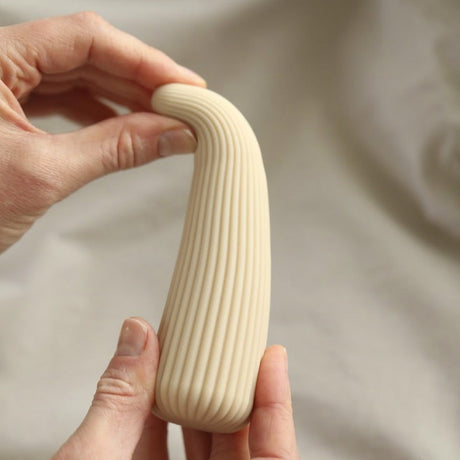 Corny clitoral vibrator